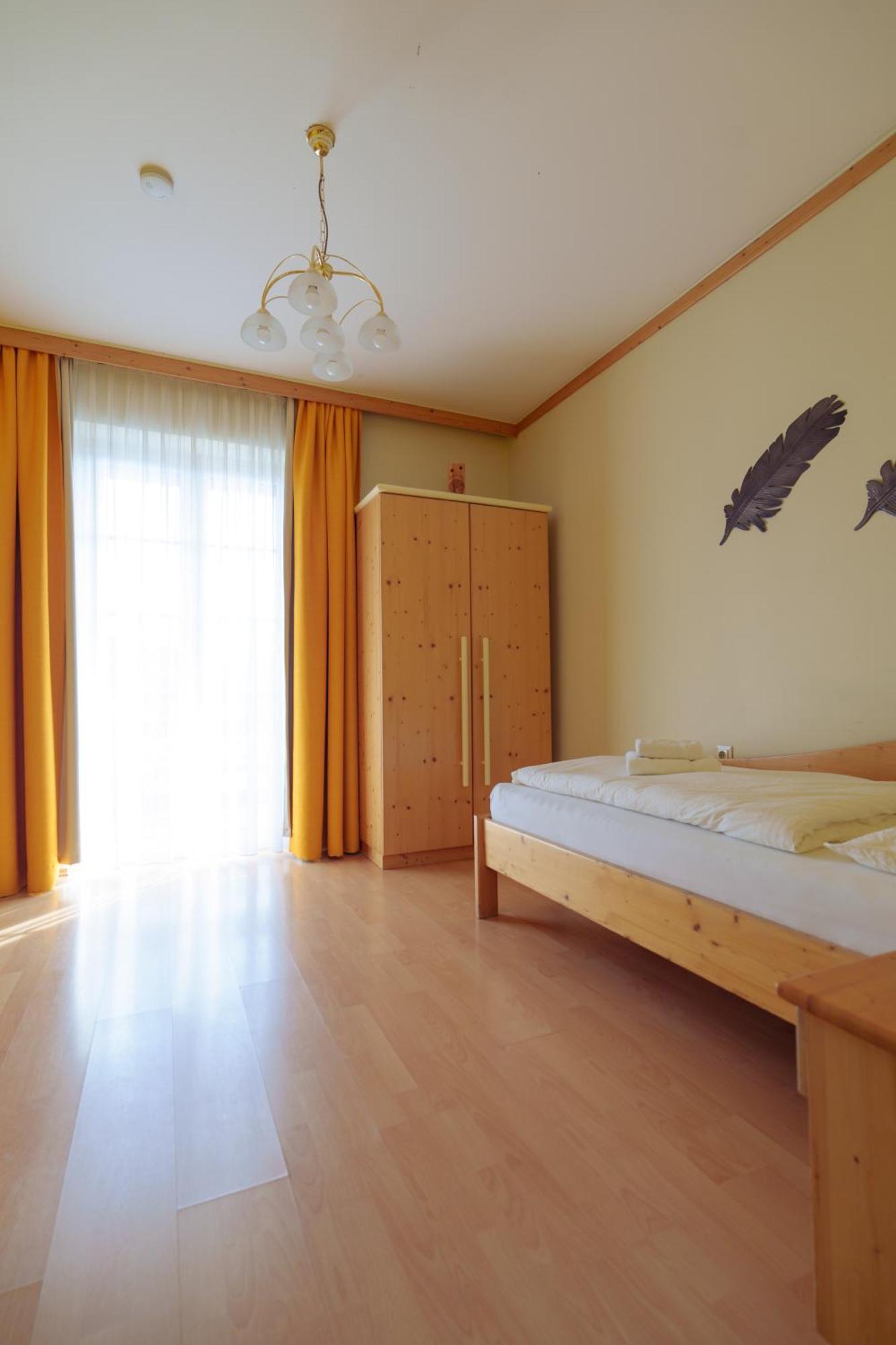 Pension & Reitstall Inghofer Heidenreichstein Esterno foto