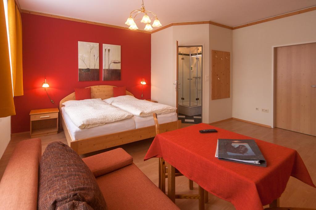 Pension & Reitstall Inghofer Heidenreichstein Esterno foto